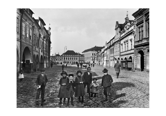 Dolní část náměstí. 1905.