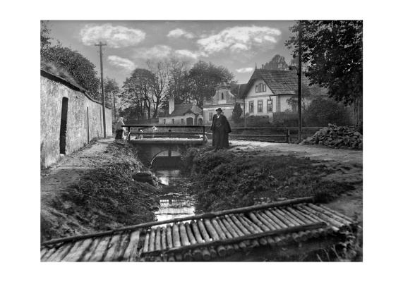 Začátek náhonu panského mlýna na Vodních valech. 1906.