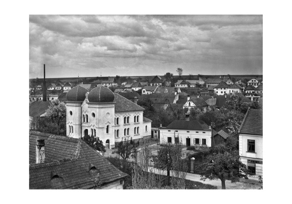 Pohled ze Smetanova domu na synagogu. 1910.